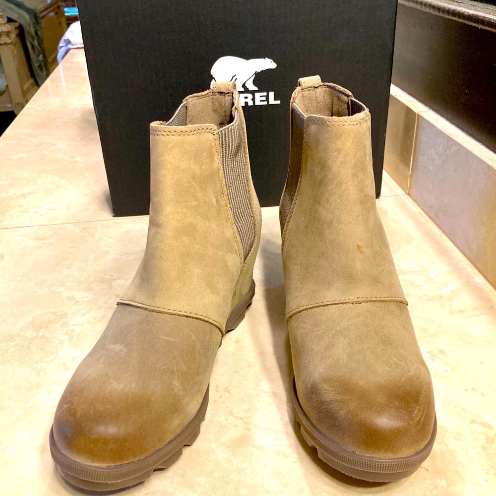 Ladies 6.5 Sorel Joan of Artic Wedge Boots NIB